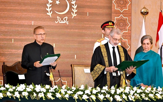 Justice Qazi Faez Isa takes oath as 29th CJP